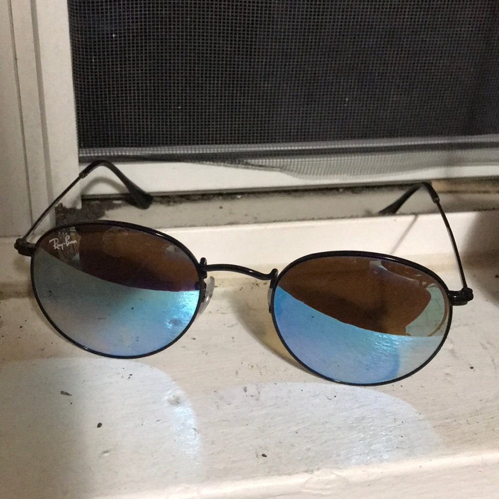 Polarized ray bans. - Picture 3 of 3